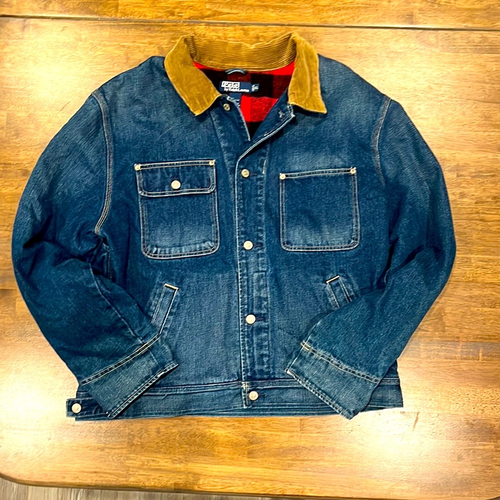 Classic vintage Polo Ralph Lauren Denim jacket. Late 90’s era. Perfect for fall.